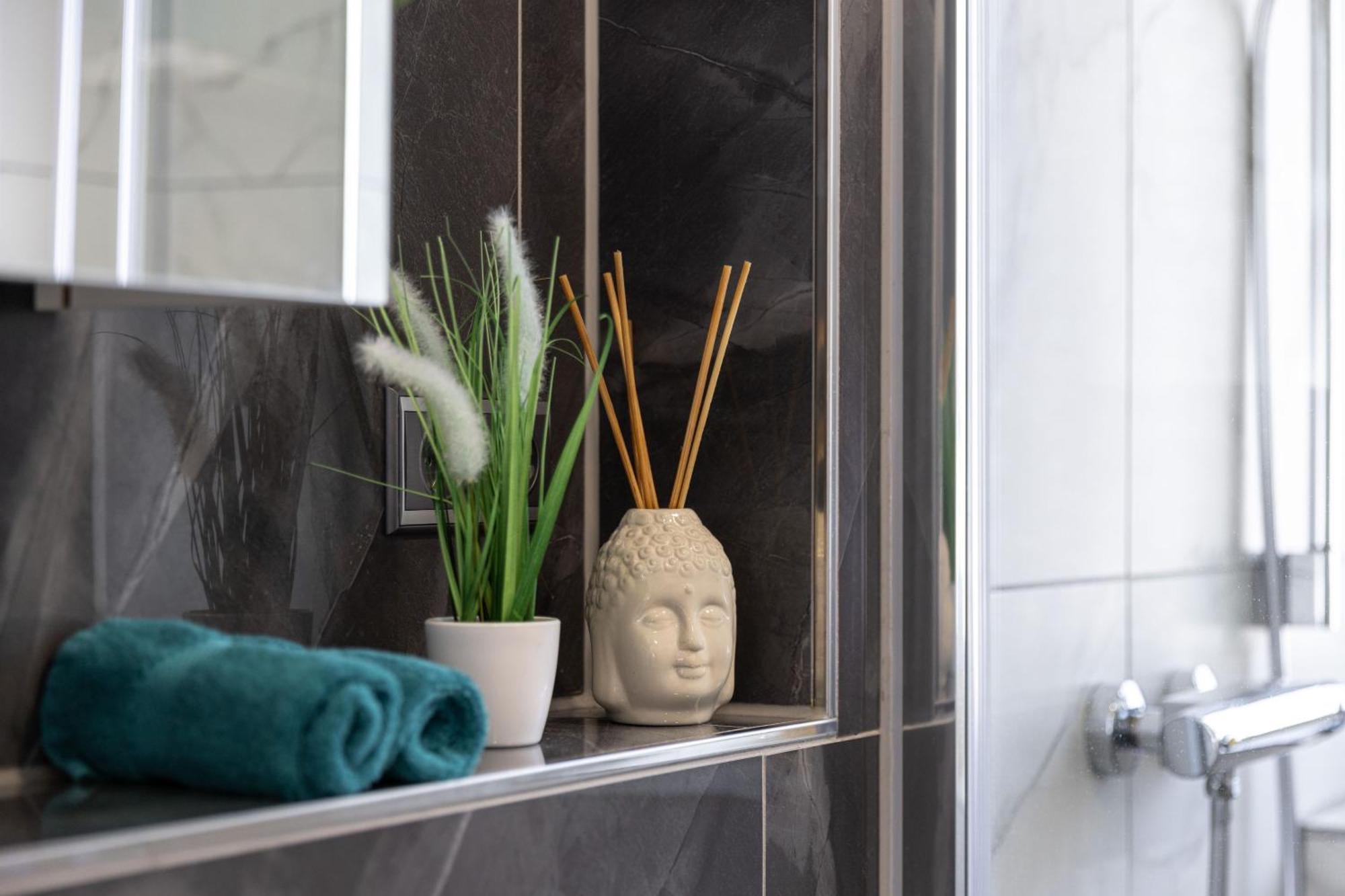 Schoenes, Modernes Apartment Mit Zwei Schlafzimmern - Zentral Mit Balkon Fuer 6 Personen Montabaur Εξωτερικό φωτογραφία